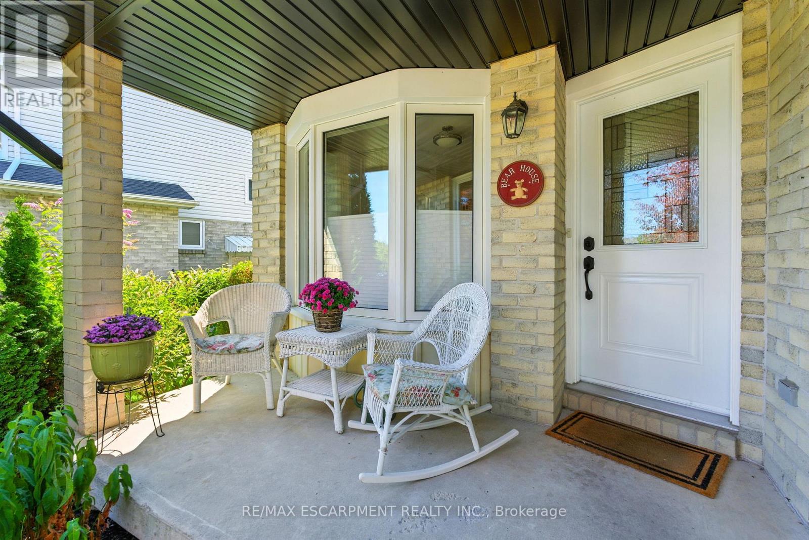 Photo 5 of 1559 Riley Avenue, Burlington ON