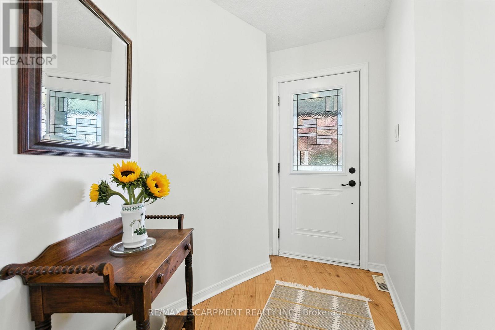 Photo 7 of 1559 Riley Avenue, Burlington ON