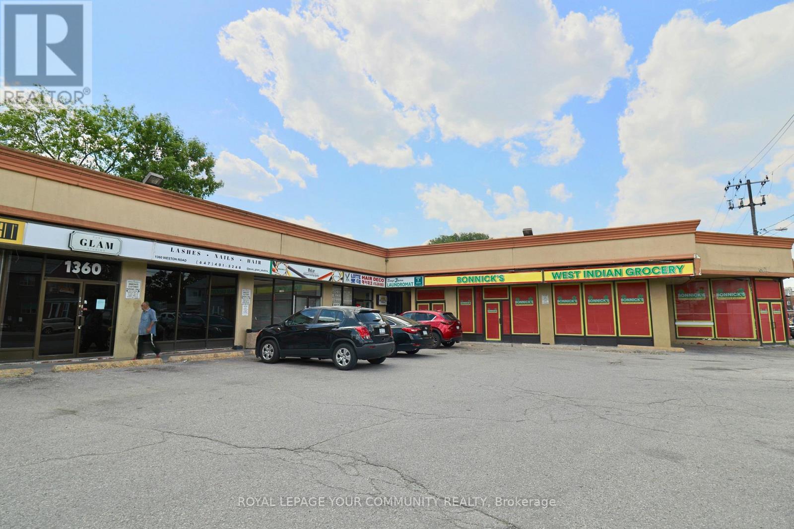 Photo 2 of 1370 Weston Road, Toronto ON
