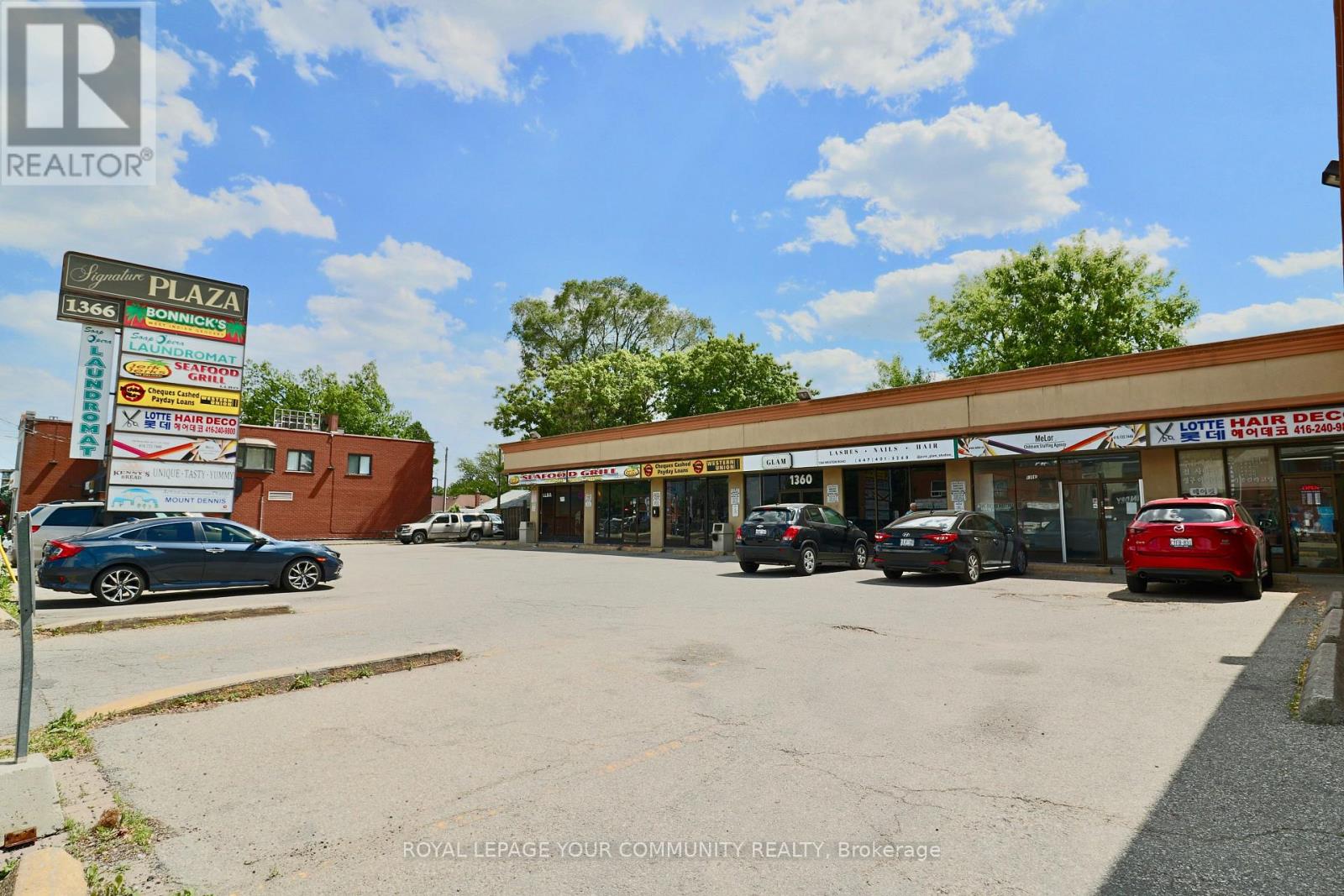 Photo 3 of 1370 Weston Road, Toronto ON