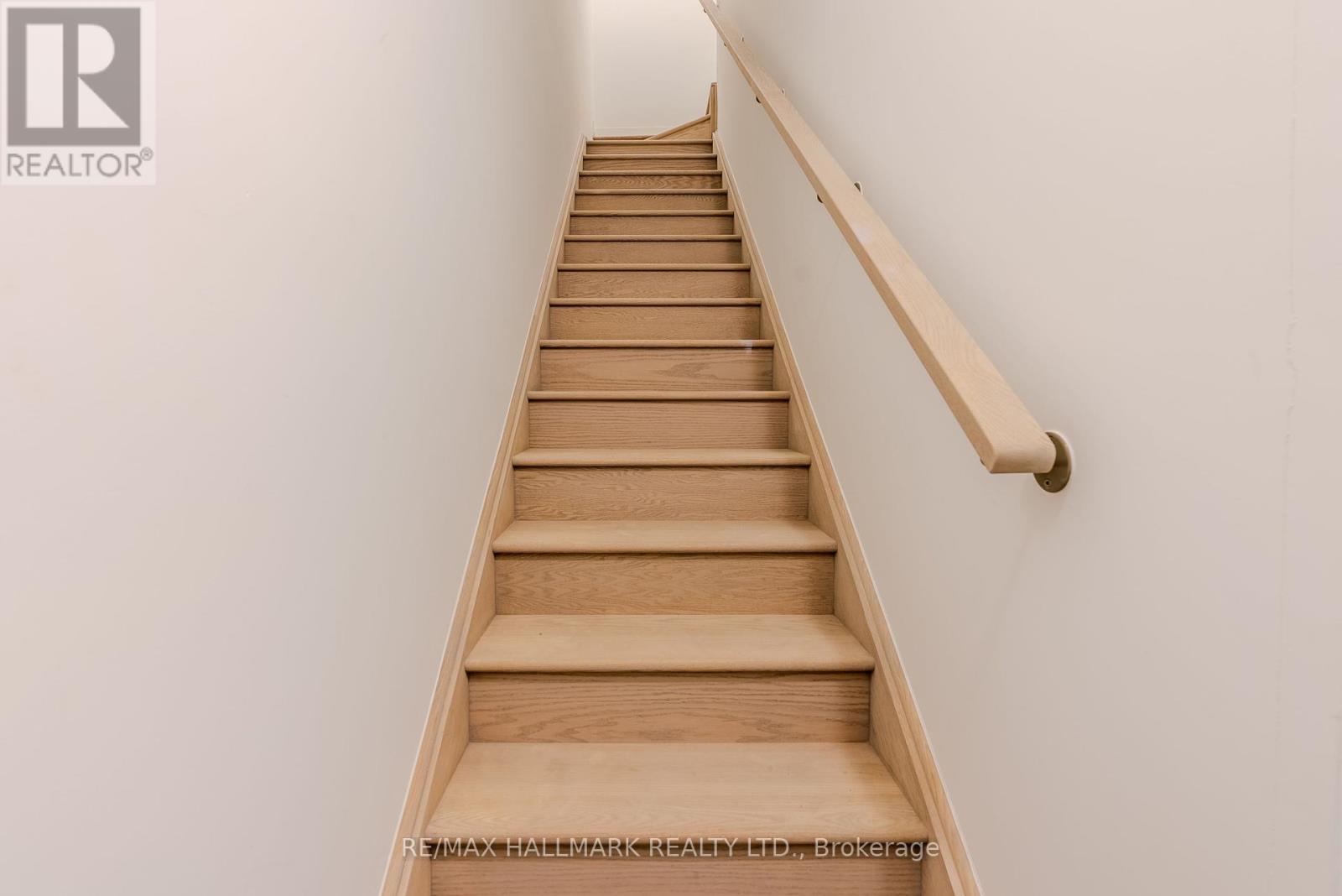 Photo 1 of 216 1085 Douglas Mccurdy Common, Mississauga ON