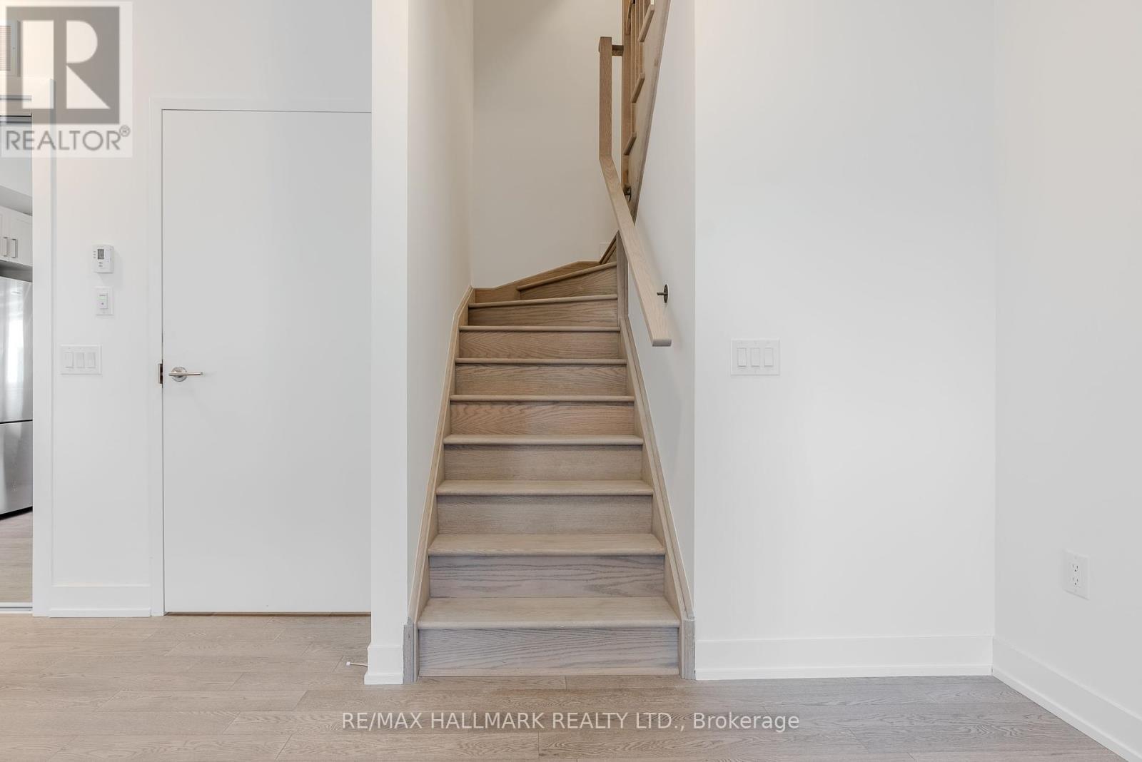 Photo 12 of 216 1085 Douglas Mccurdy Common, Mississauga ON