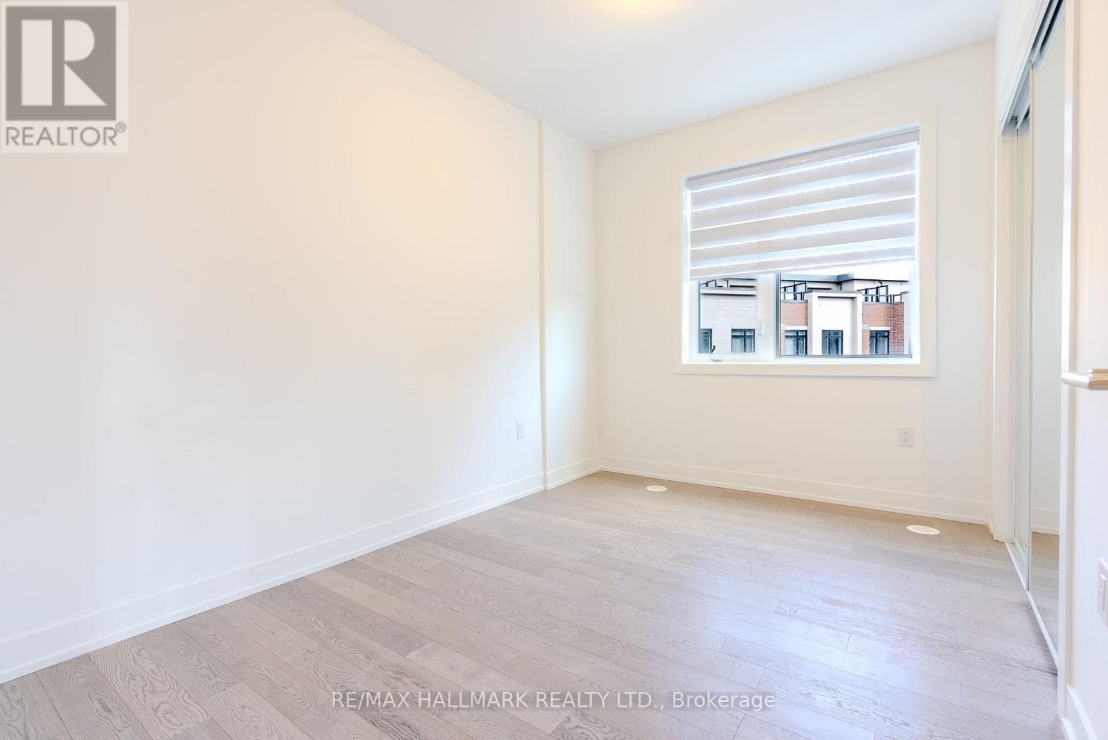 Photo 14 of 216 1085 Douglas Mccurdy Common, Mississauga ON
