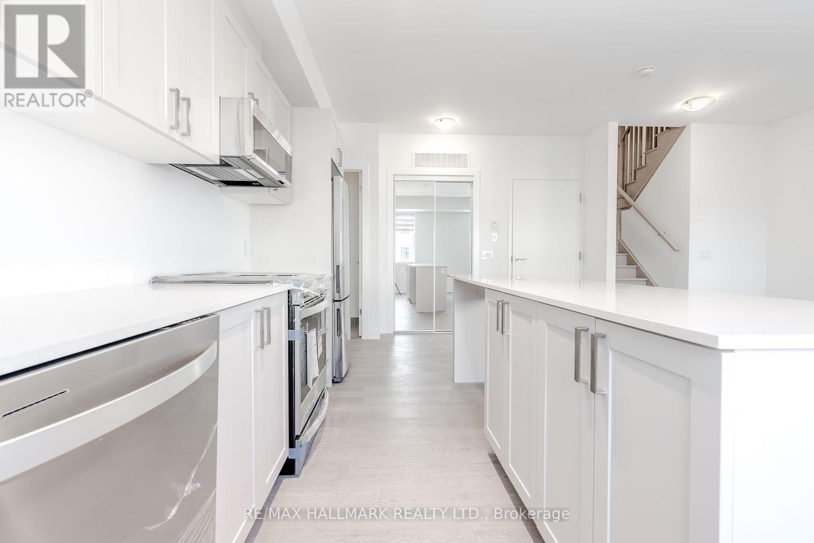 Photo 2 of 216 1085 Douglas Mccurdy Common, Mississauga ON