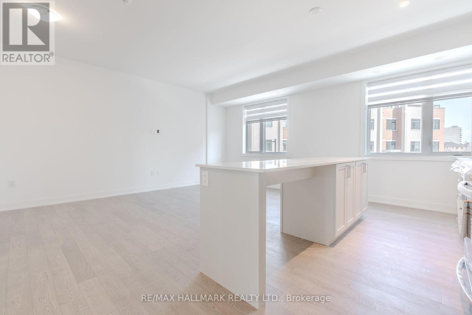 Photo 4 of 216 1085 Douglas Mccurdy Common, Mississauga ON