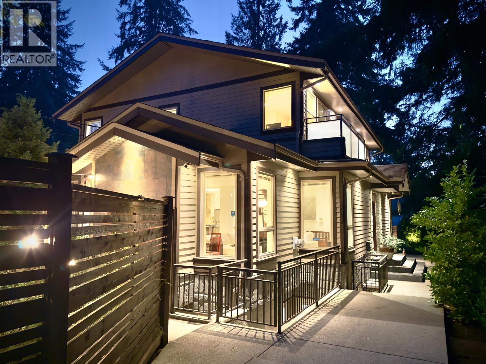 Photo 4 of 3681 Henderson Avenue, North Vancouver BC