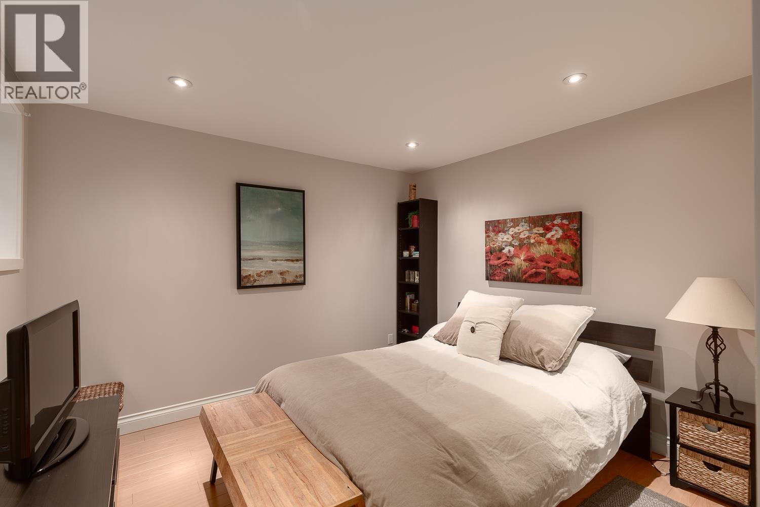Photo 36 of 3681 Henderson Avenue, North Vancouver BC
