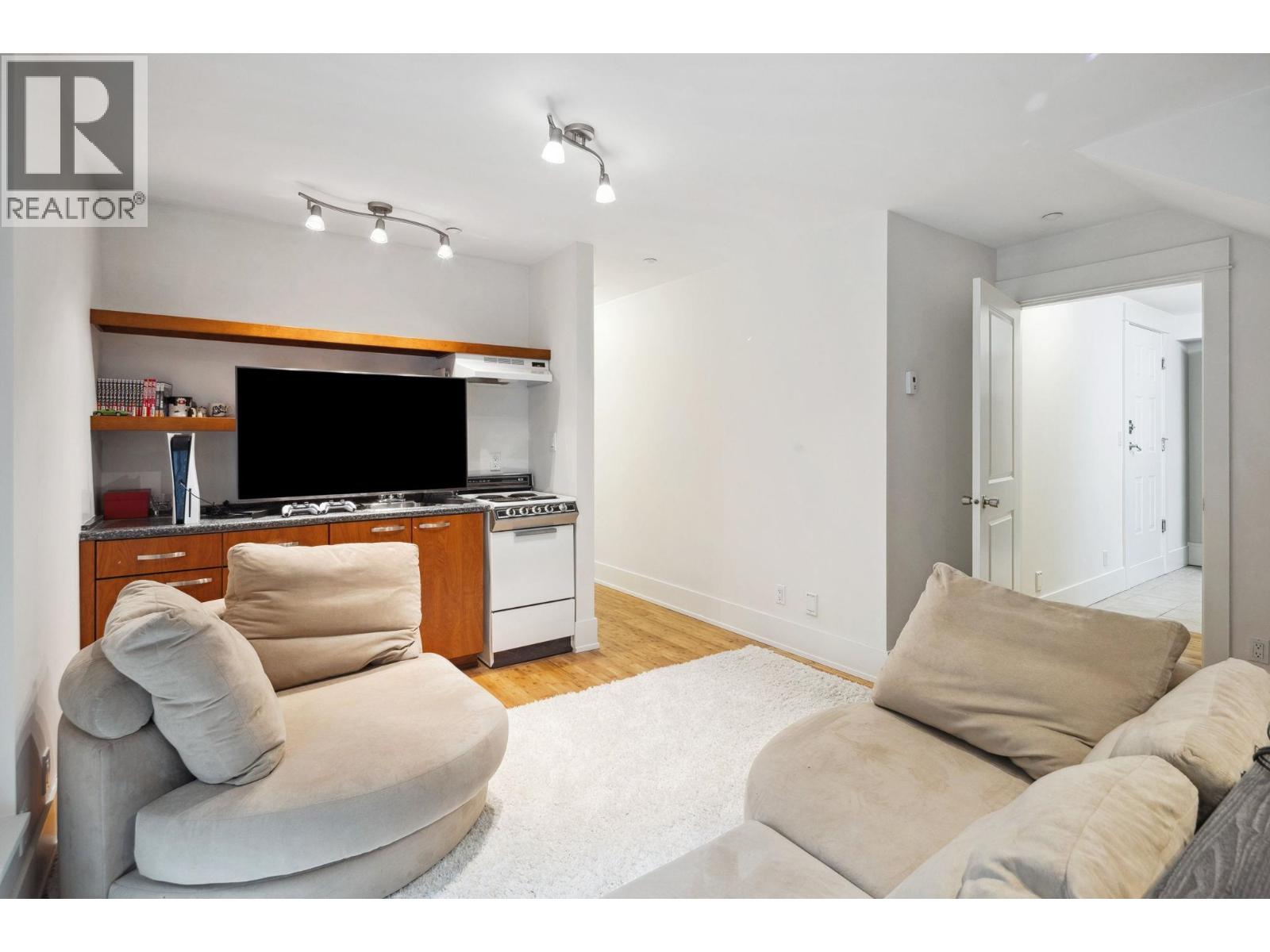 Photo 27 of 3322 W 40th Avenue, Vancouver BC