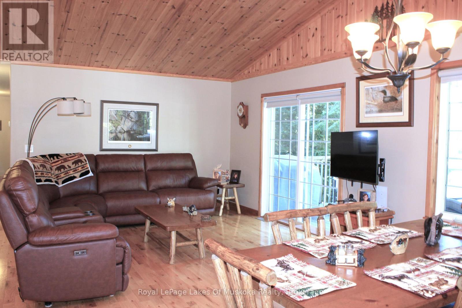 Photo 11 of 340 Wurm Road, Magnetawan ON