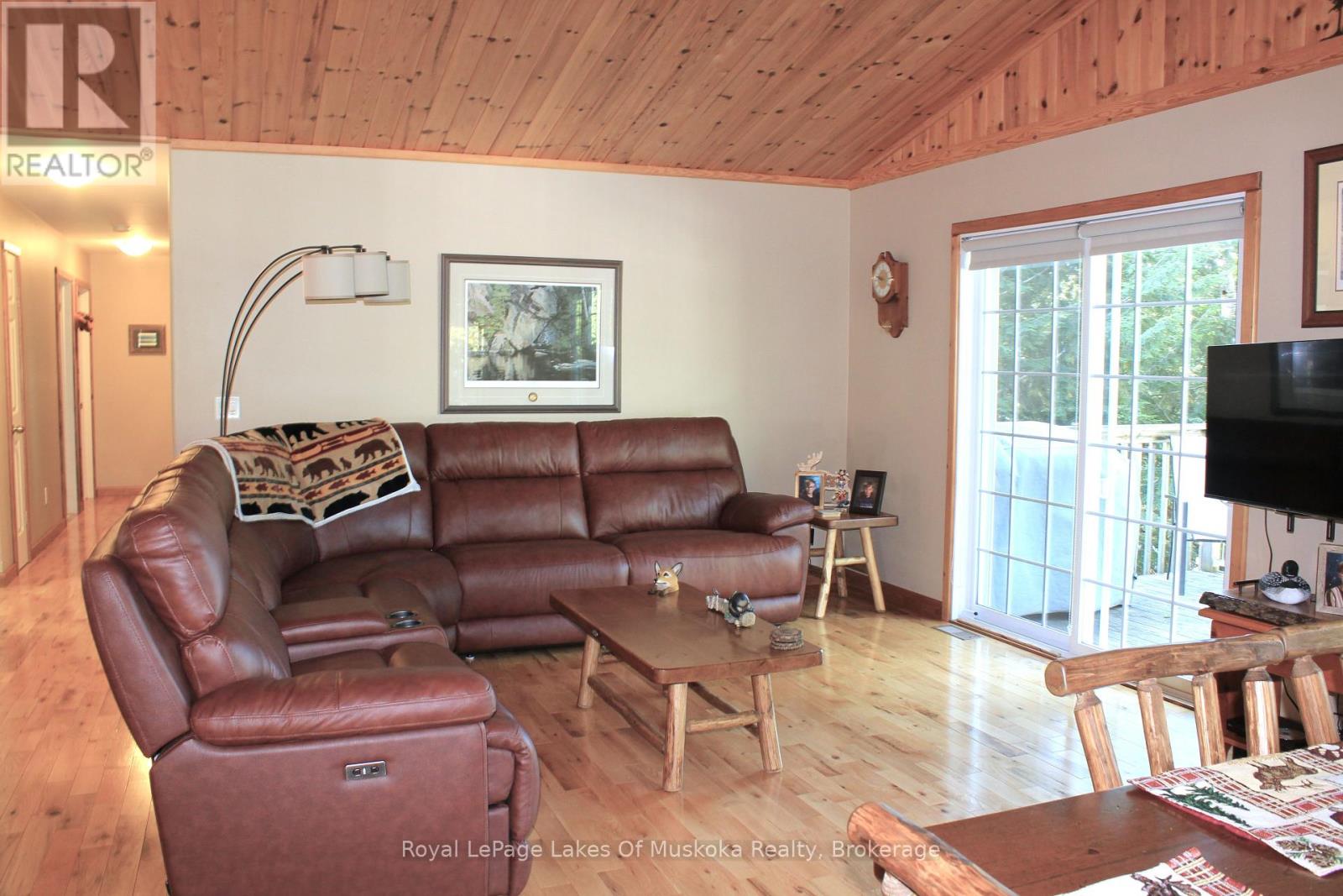 Photo 12 of 340 Wurm Road, Magnetawan ON