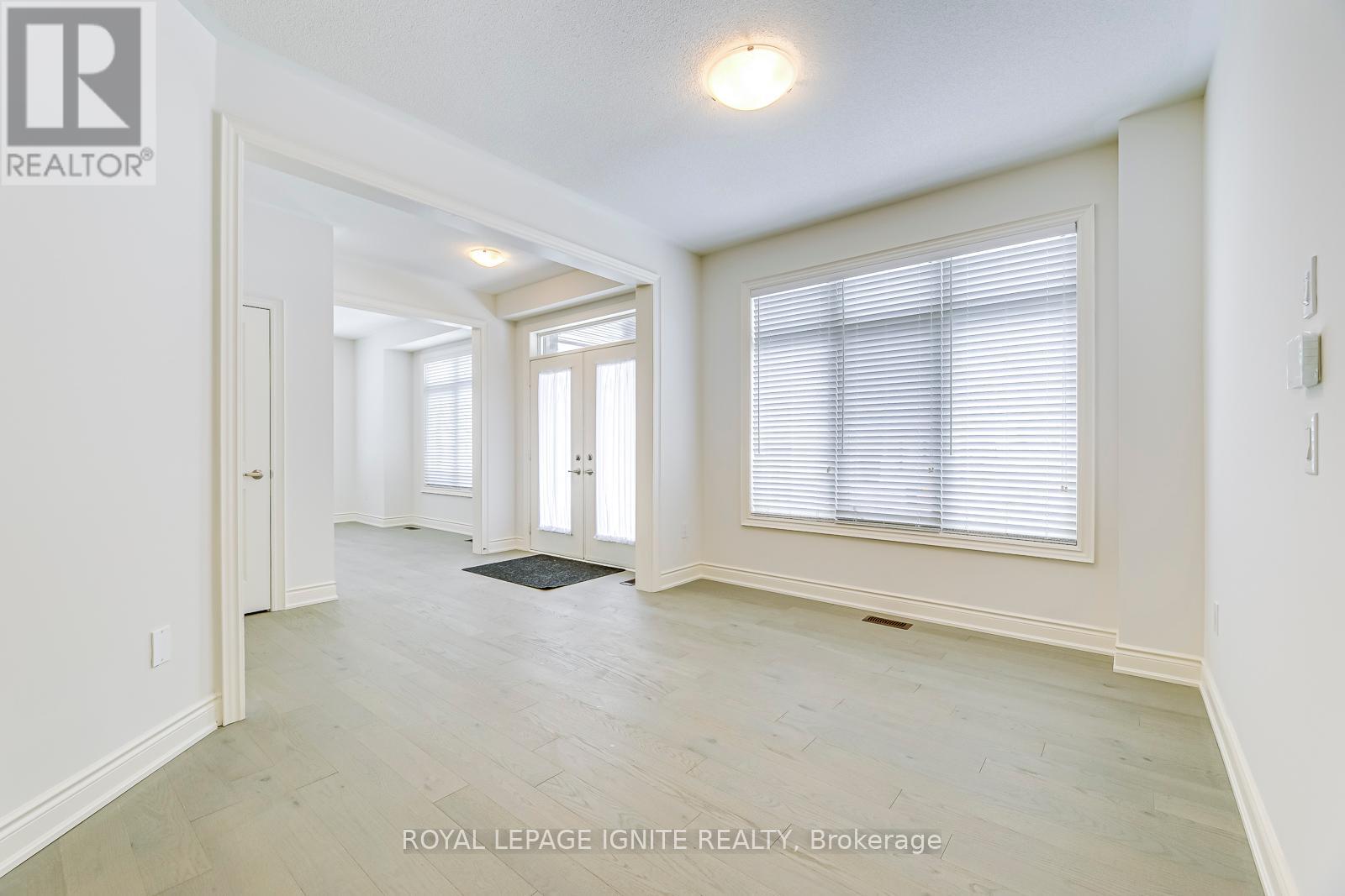 Photo 10 of 110 Cattail Crescent, Hamilton ON