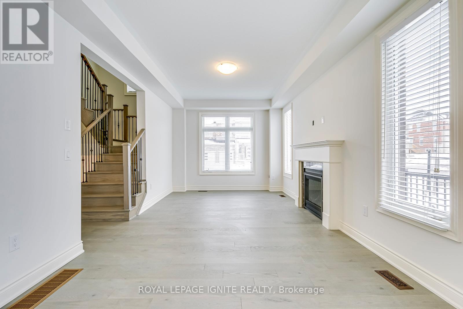 Photo 11 of 110 Cattail Crescent, Hamilton ON