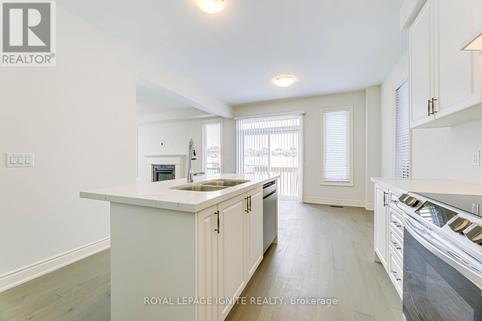 Photo 18 of 110 Cattail Crescent, Hamilton ON