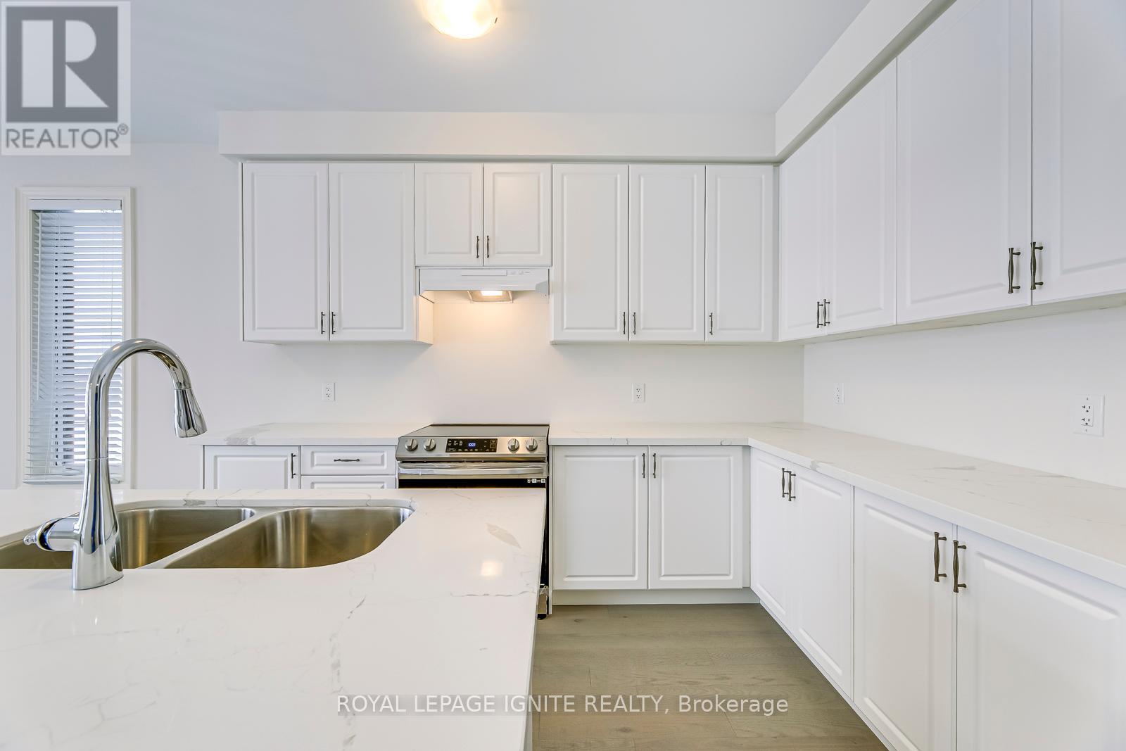 Photo 19 of 110 Cattail Crescent, Hamilton ON