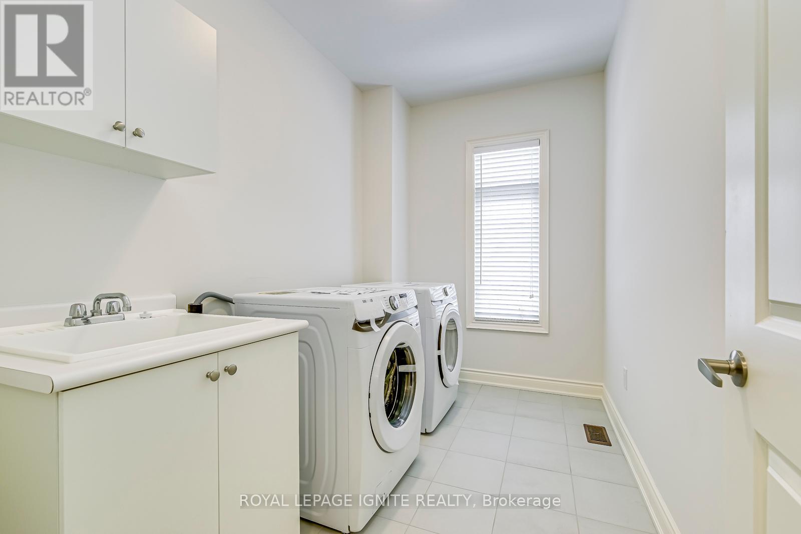 Photo 29 of 110 Cattail Crescent, Hamilton ON