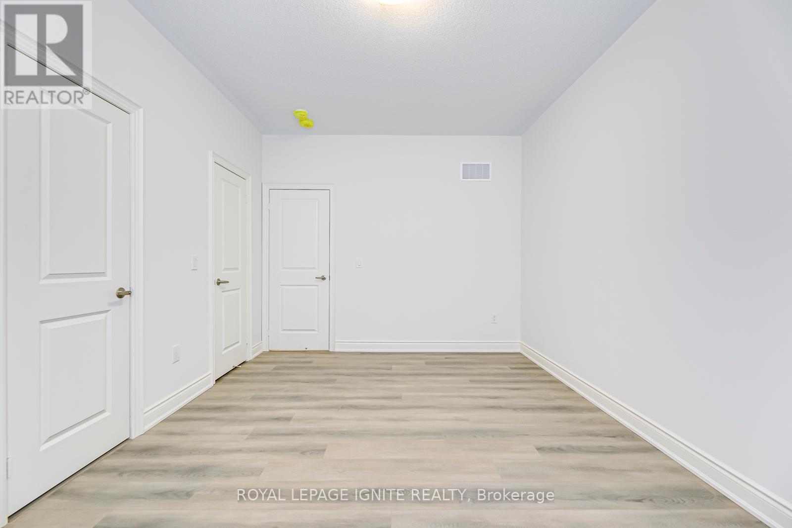 Photo 31 of 110 Cattail Crescent, Hamilton ON