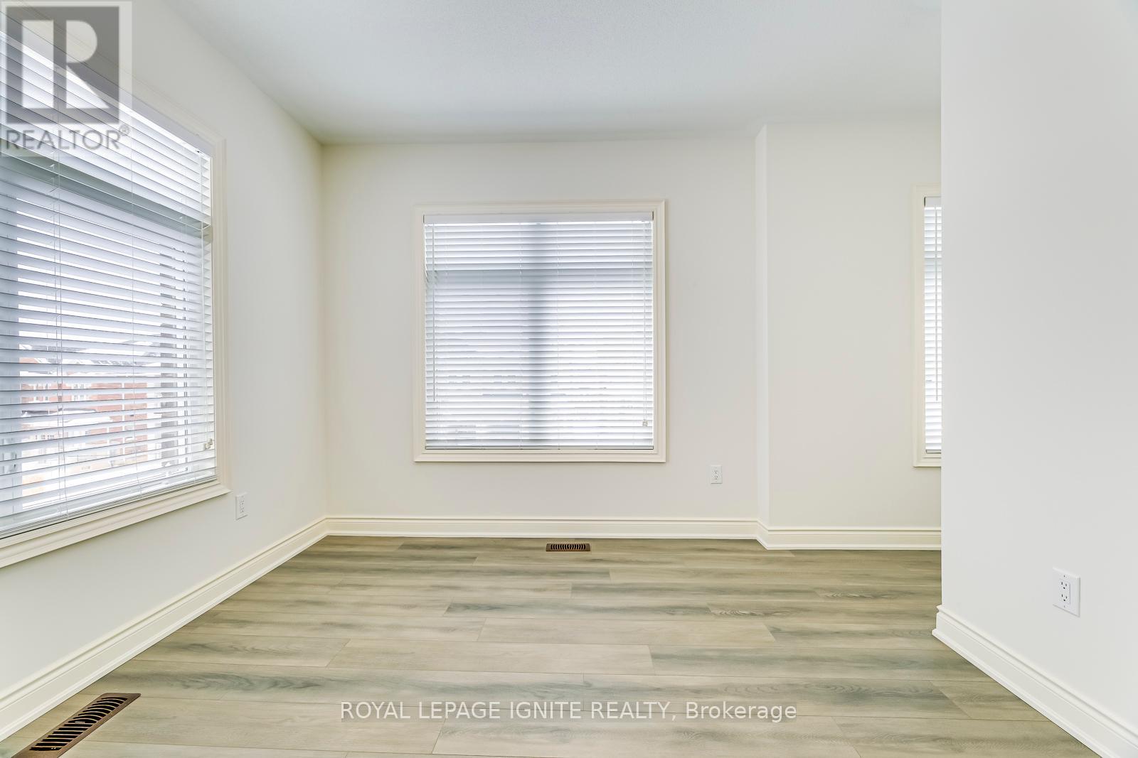 Photo 37 of 110 Cattail Crescent, Hamilton ON