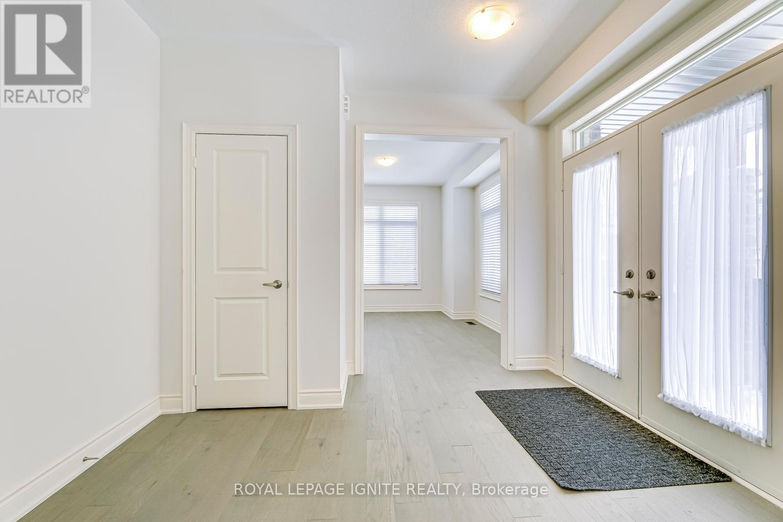 Photo 6 of 110 Cattail Crescent, Hamilton ON