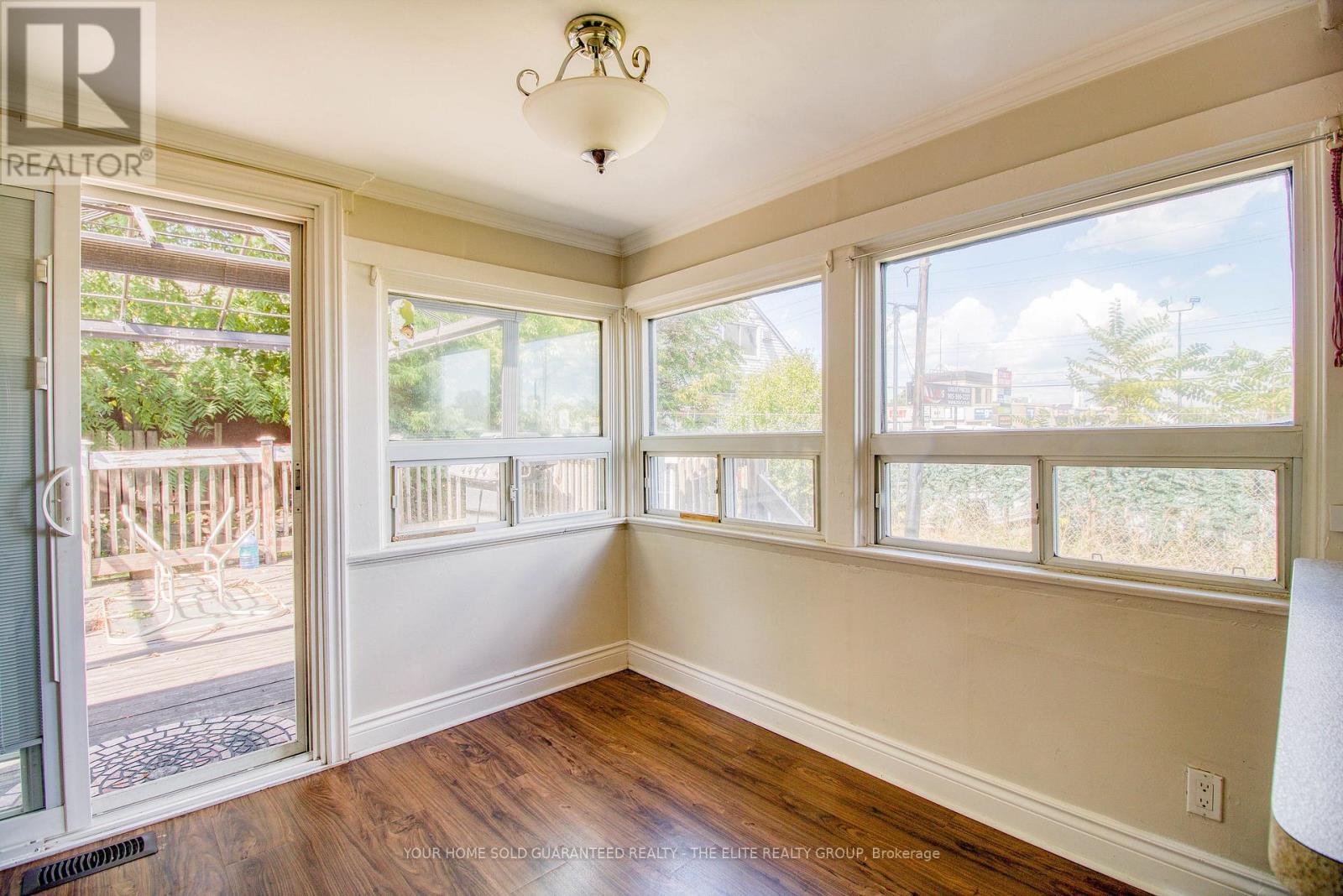 Photo 15 of 167 Balsam Avenue N, Hamilton ON