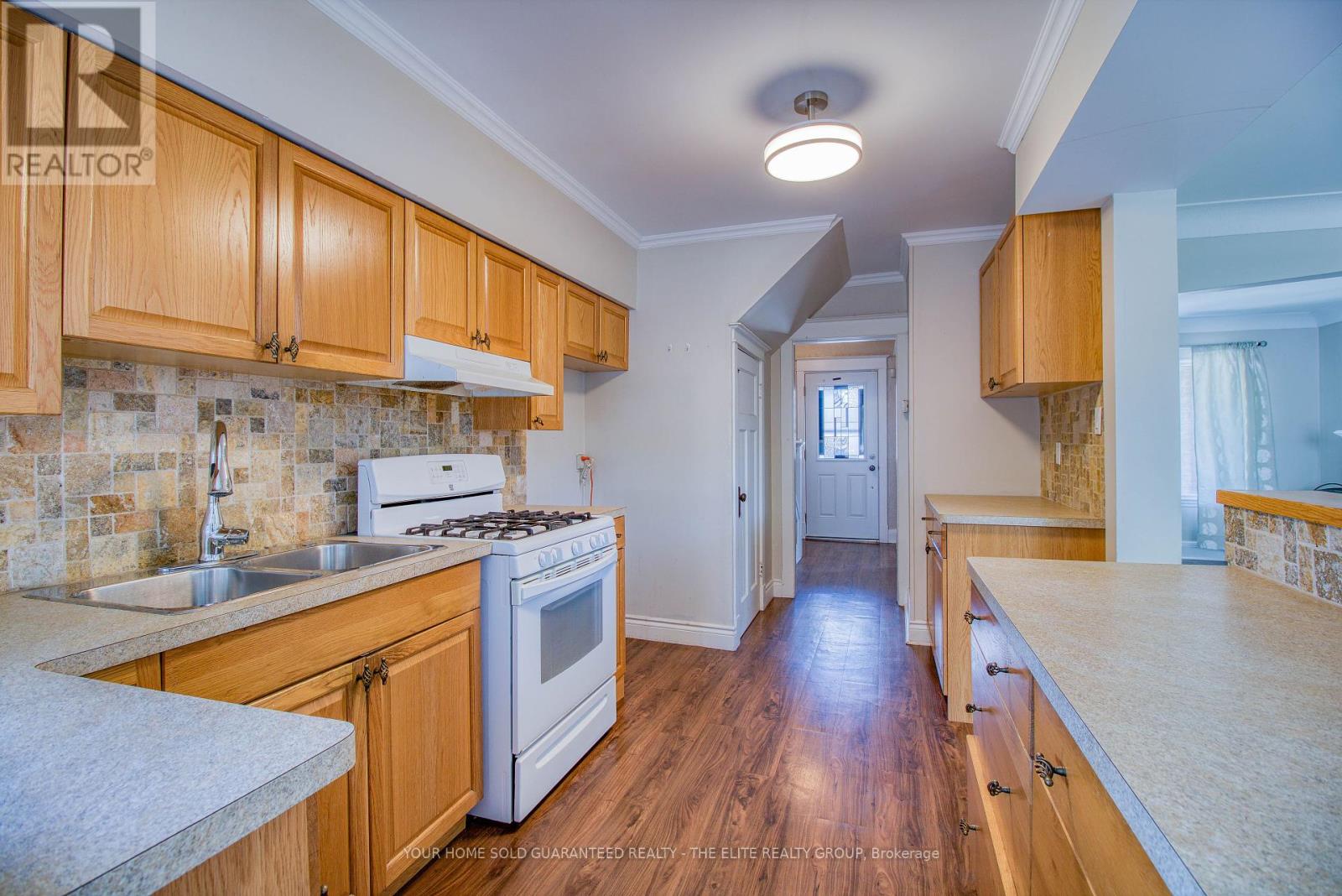 Photo 17 of 167 Balsam Avenue N, Hamilton ON