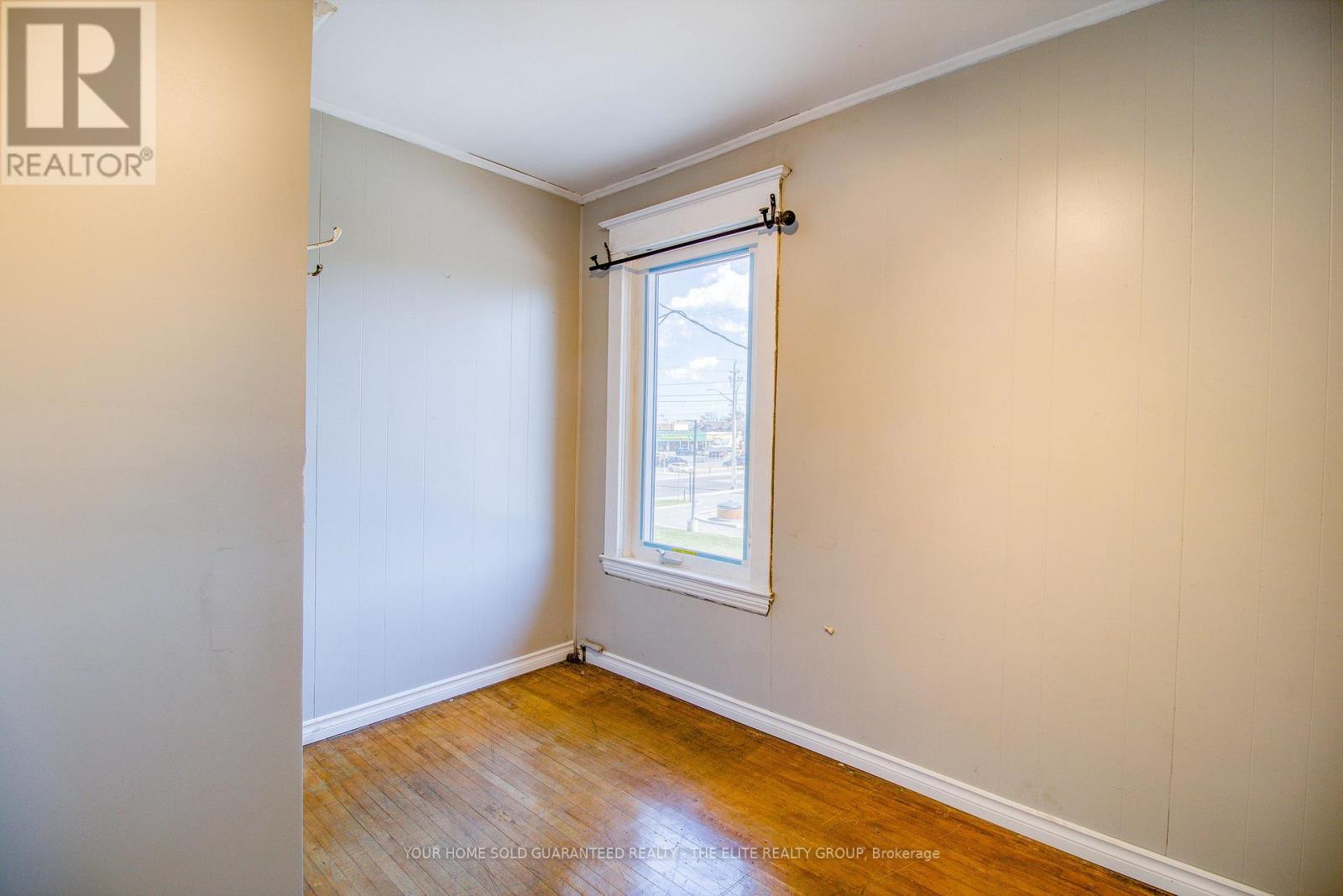 Photo 21 of 167 Balsam Avenue N, Hamilton ON