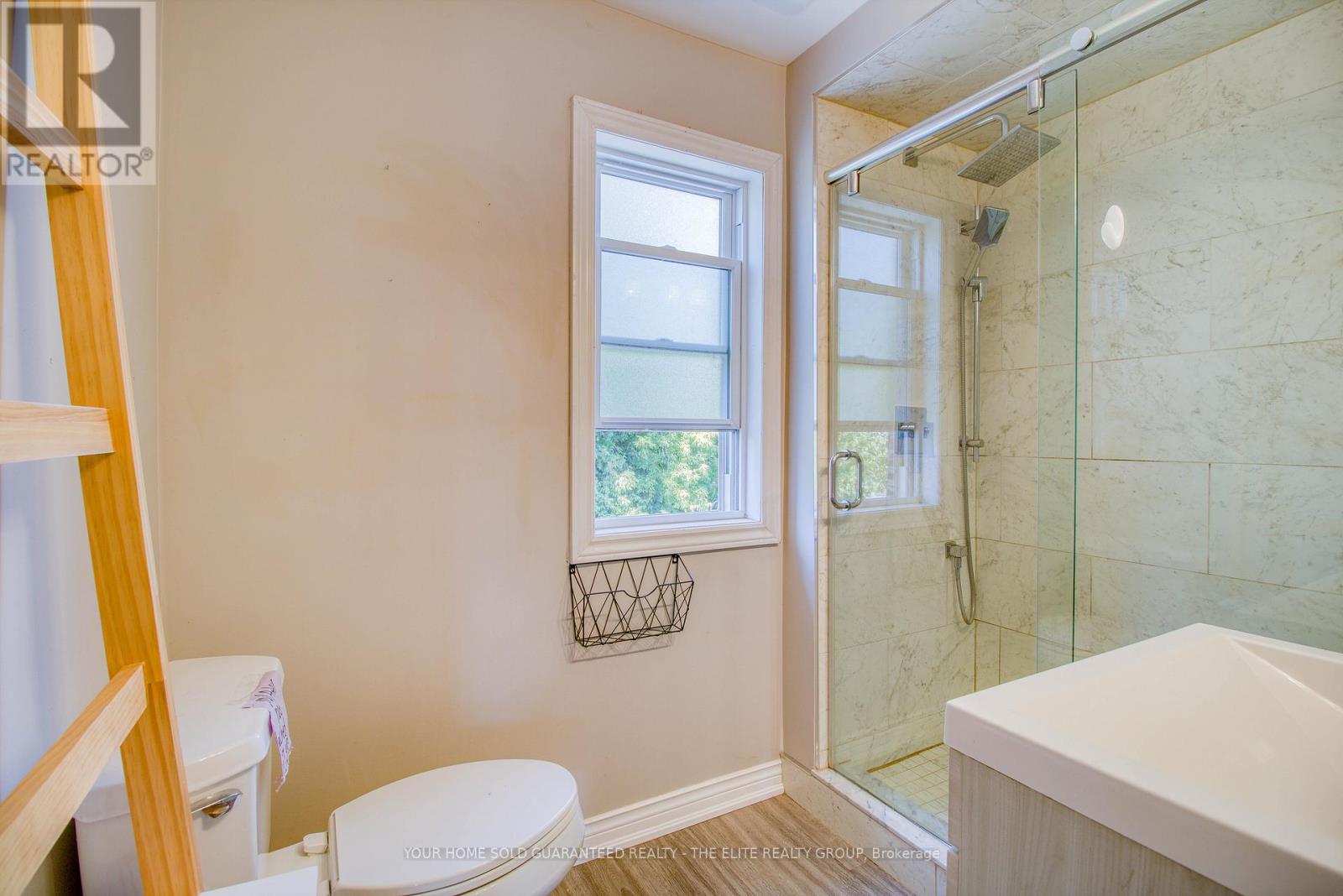 Photo 22 of 167 Balsam Avenue N, Hamilton ON