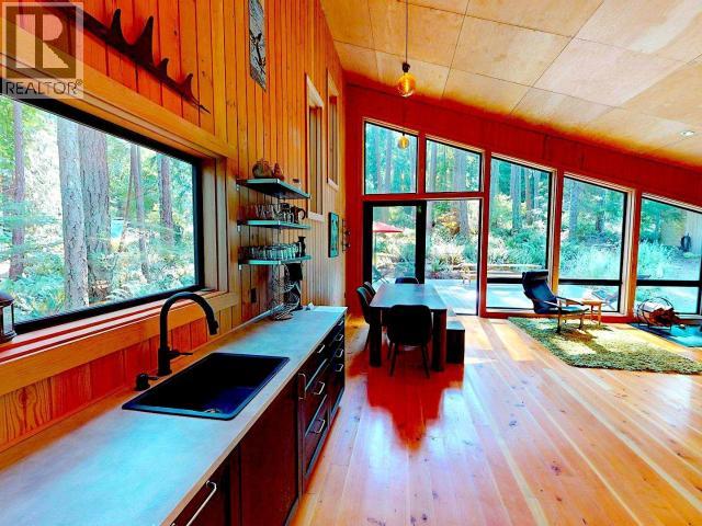 1590/94 VANCOUVER BLVD, Savary Island