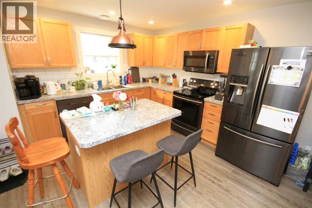 Photo 12 of 4930 52 Avenue, Taber AB
