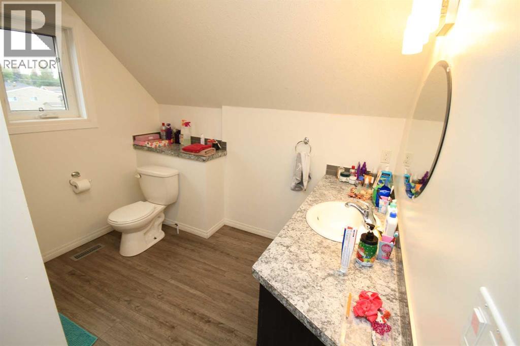 Photo 17 of 4930 52 Avenue, Taber AB