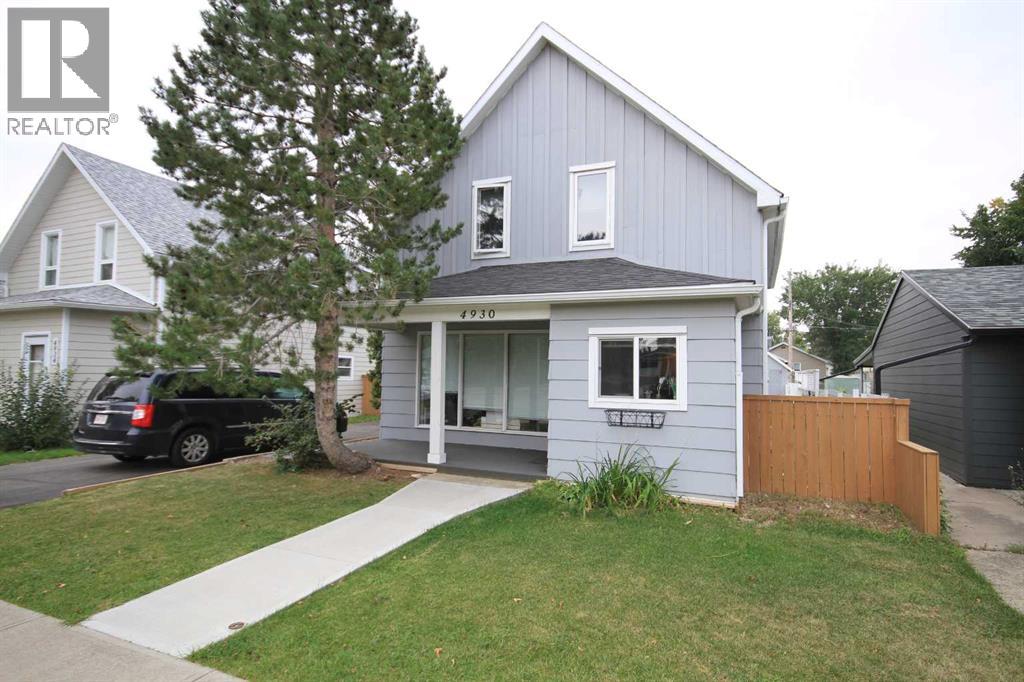 Photo 2 of 4930 52 Avenue, Taber AB