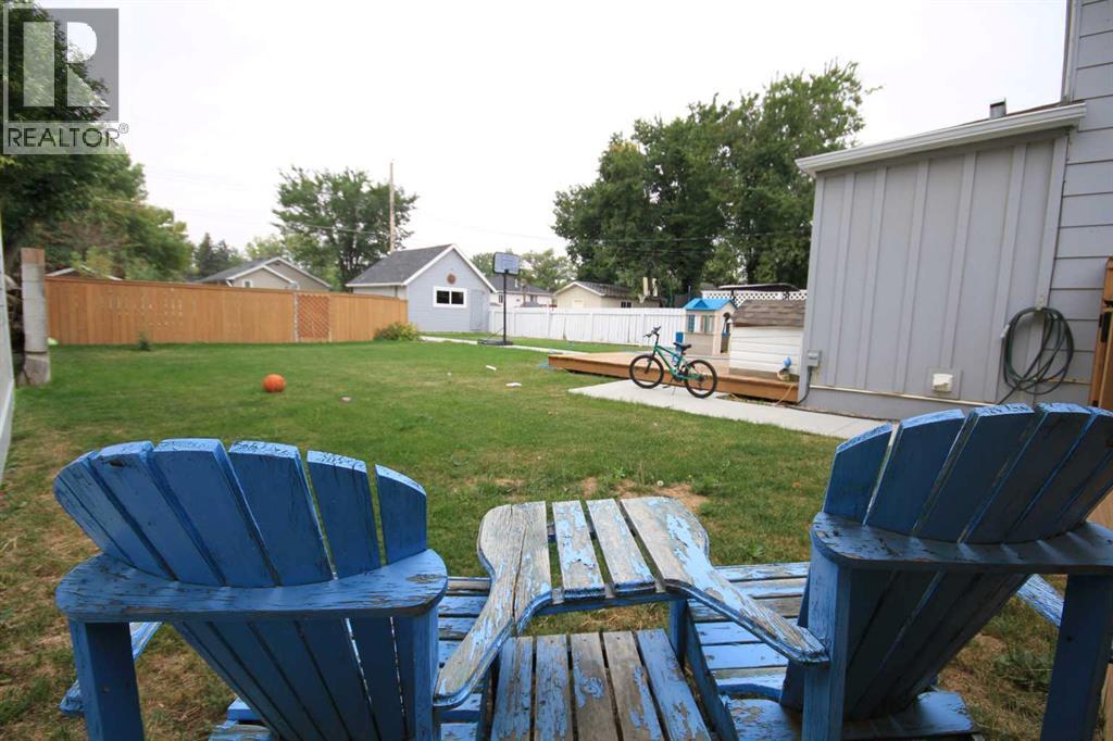 Photo 3 of 4930 52 Avenue, Taber AB