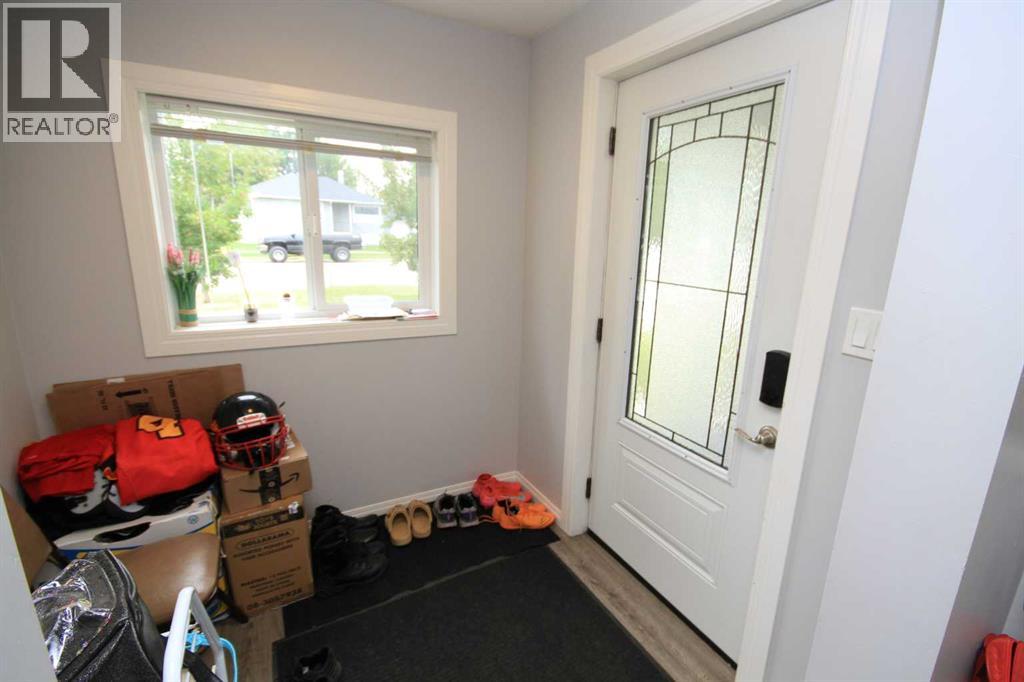 Photo 7 of 4930 52 Avenue, Taber AB