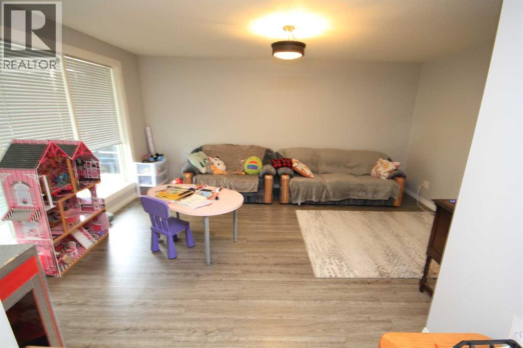 Photo 9 of 4930 52 Avenue, Taber AB