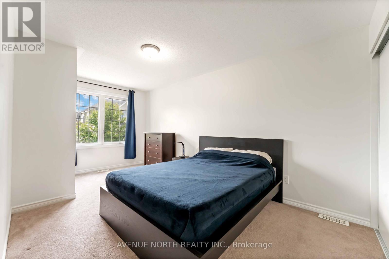 Photo 20 of 563 Foxlight Circle, Ottawa ON