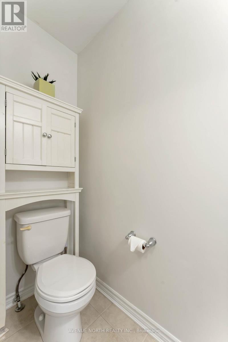 Photo 13 of 563 Foxlight Circle, Ottawa ON