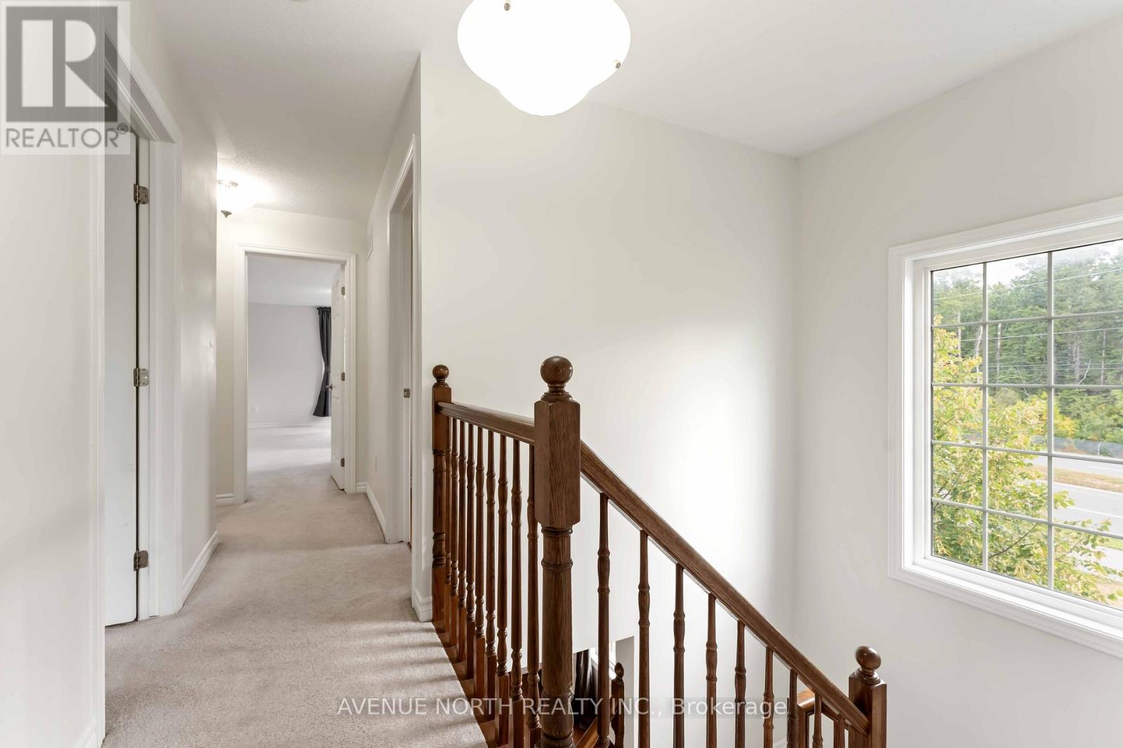 Photo 15 of 563 Foxlight Circle, Ottawa ON