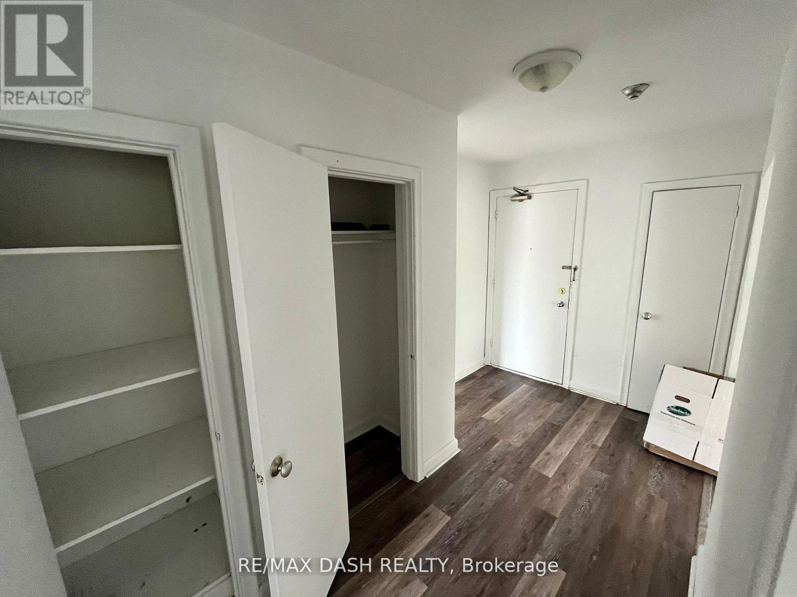 Photo 14 of 8 52 Neptune Drive, Toronto ON