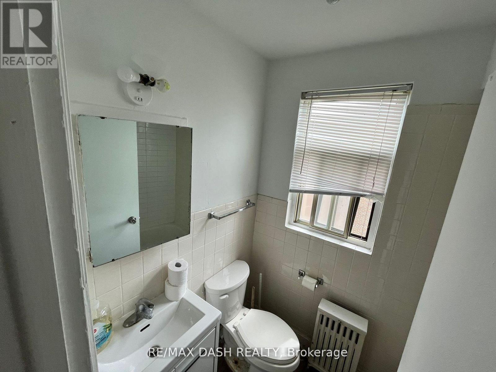 Photo 16 of 8 52 Neptune Drive, Toronto ON