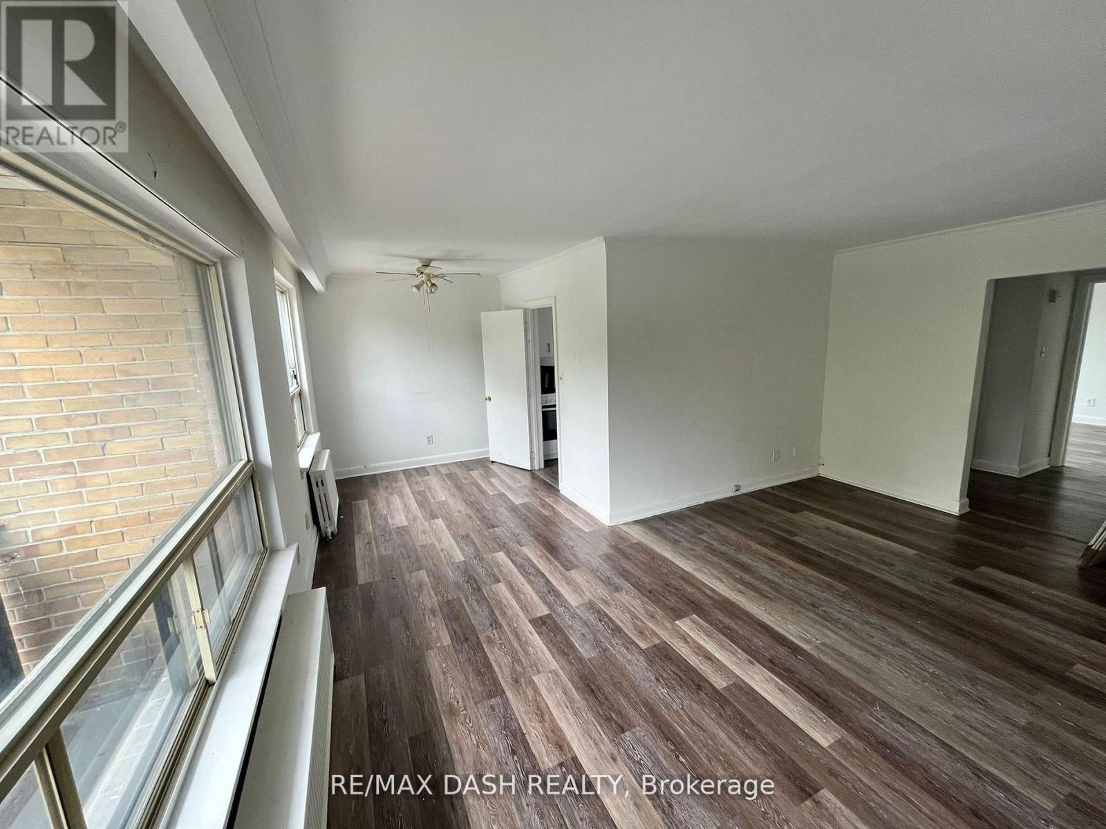 Photo 8 of 8 52 Neptune Drive, Toronto ON