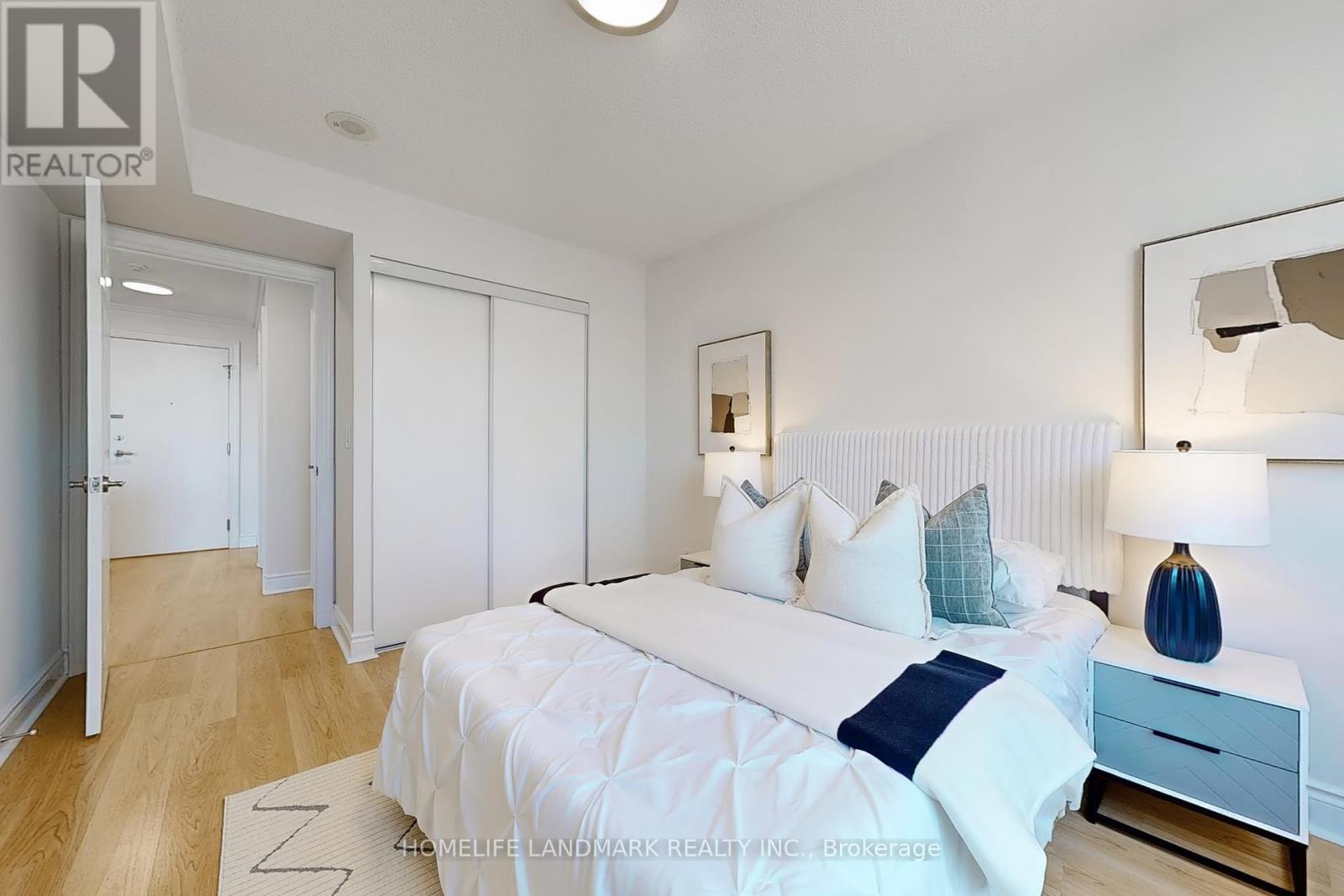 Photo 15 of 1405 15 Greenview Avenue, Toronto ON