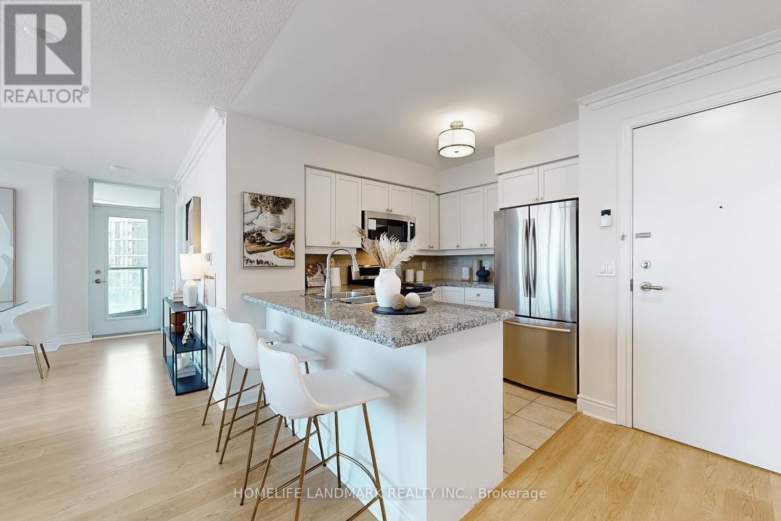 Photo 7 of 1405 15 Greenview Avenue, Toronto ON
