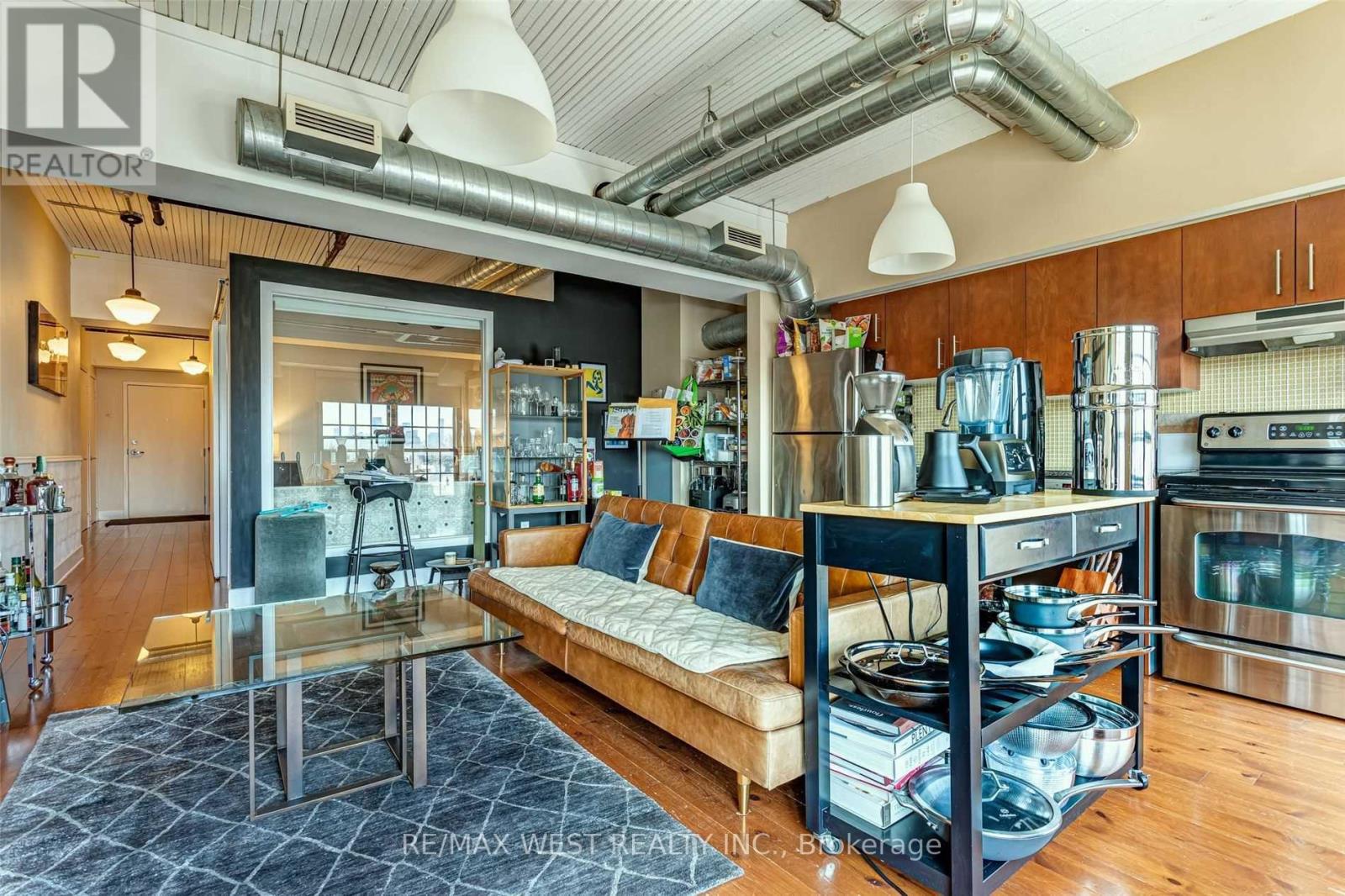 Photo 5 of 414 183 Dovercourt Road, Toronto ON
