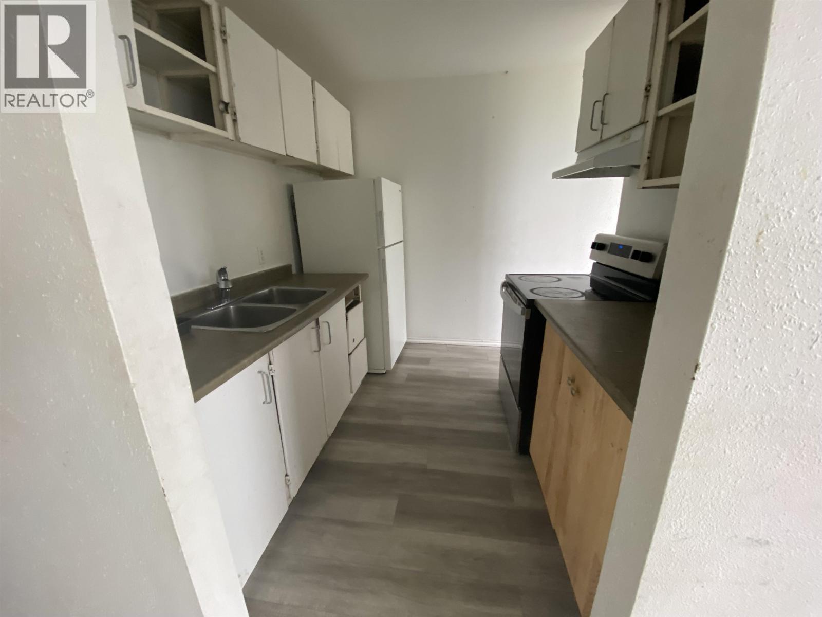 890-894 OCEANVIEW DRIVE