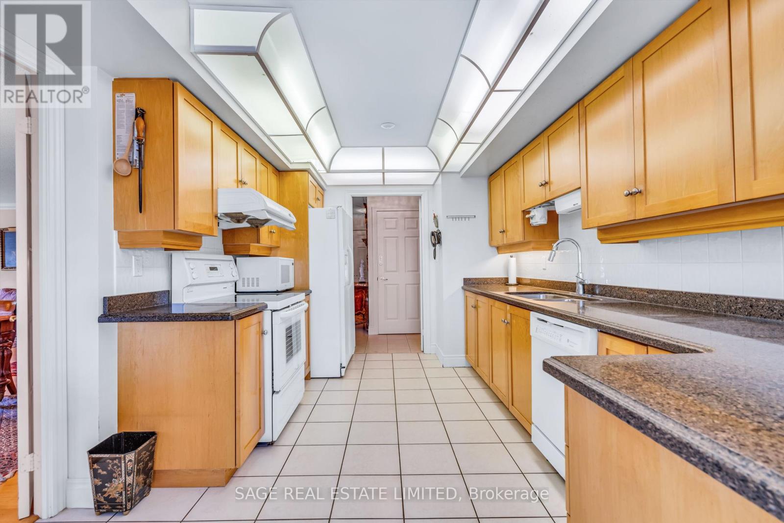 Photo 11 of 1026 138 Bonis Avenue, Toronto ON