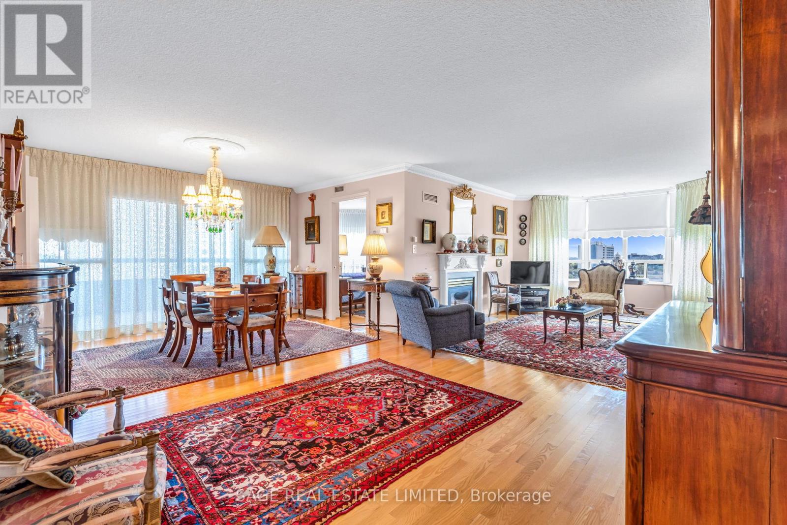 Photo 2 of 1026 138 Bonis Avenue, Toronto ON
