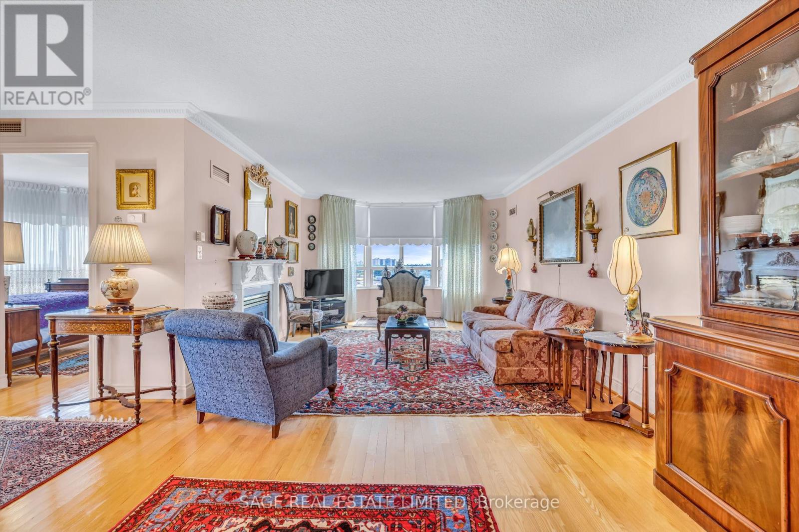 Photo 4 of 1026 138 Bonis Avenue, Toronto ON