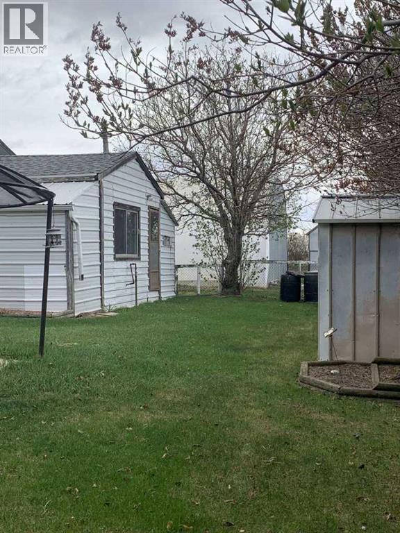 Photo 10 of 4601 50 Avenue, Daysland AB