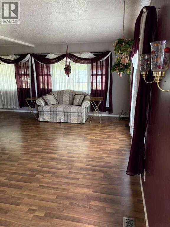Photo 35 of 4601 50 Avenue, Daysland AB