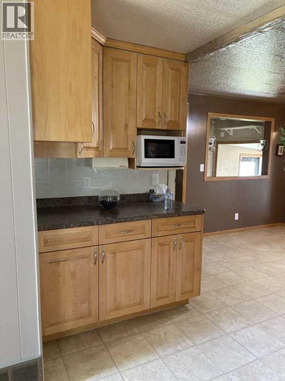 Photo 38 of 4601 50 Avenue, Daysland AB