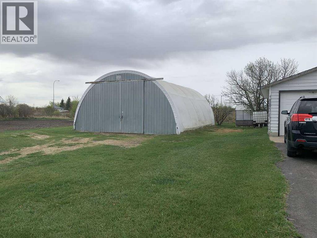 Photo 4 of 4601 50 Avenue, Daysland AB